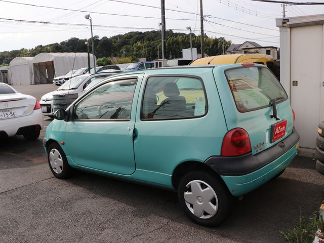 RENAULT TWINGO