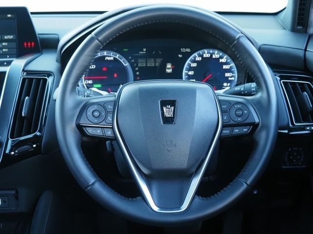 CROWN sedan hybrid