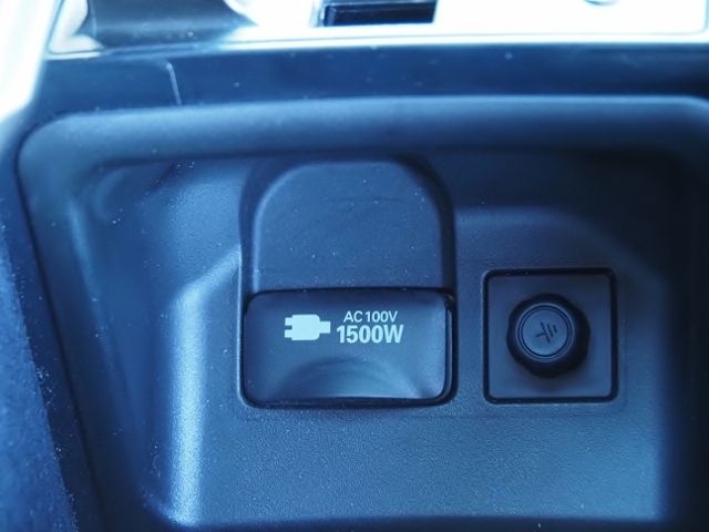 CROWN sedan hybrid