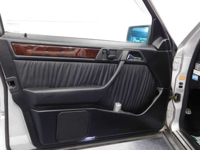 MERCEDES BENZ E class stationwagon