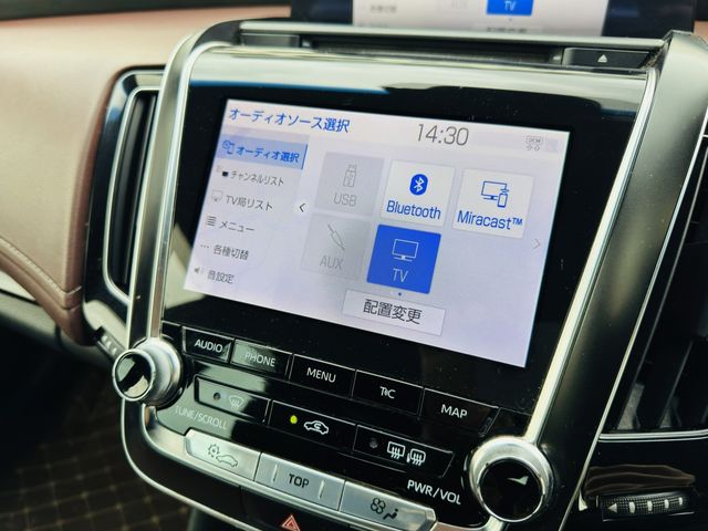 CROWN sedan hybrid