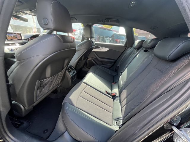 AUDI A4 AVANT