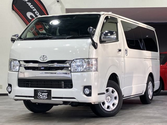 REGIUSACE 4WD van