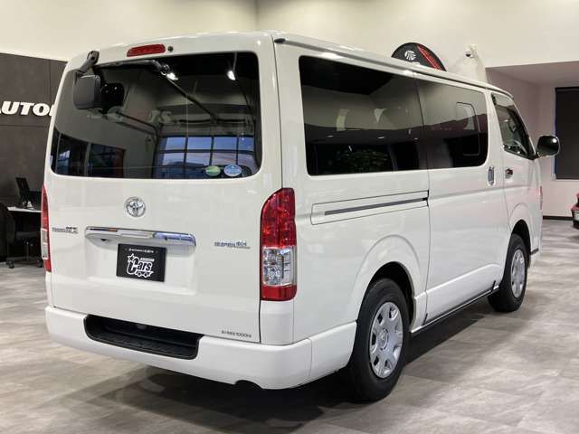 REGIUSACE 4WD van
