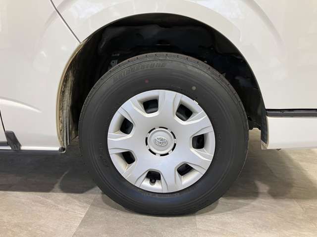 REGIUSACE 4WD van