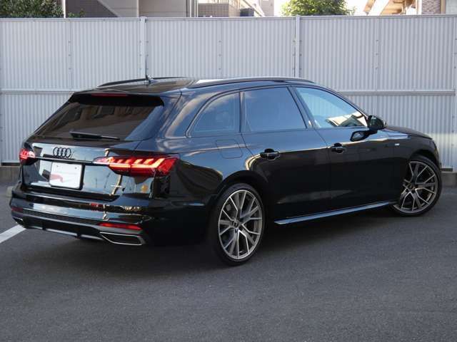 AUDI A4 AVANT