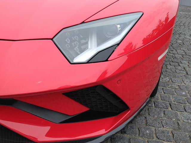 LAMBORGHINI Aventador