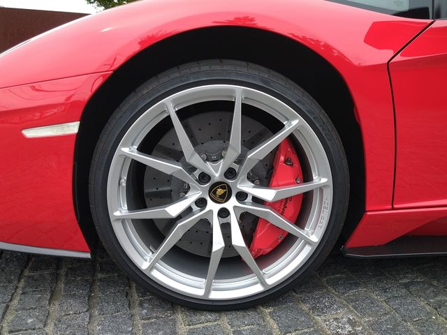 LAMBORGHINI Aventador