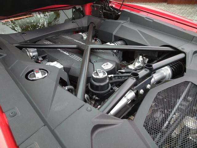LAMBORGHINI Aventador