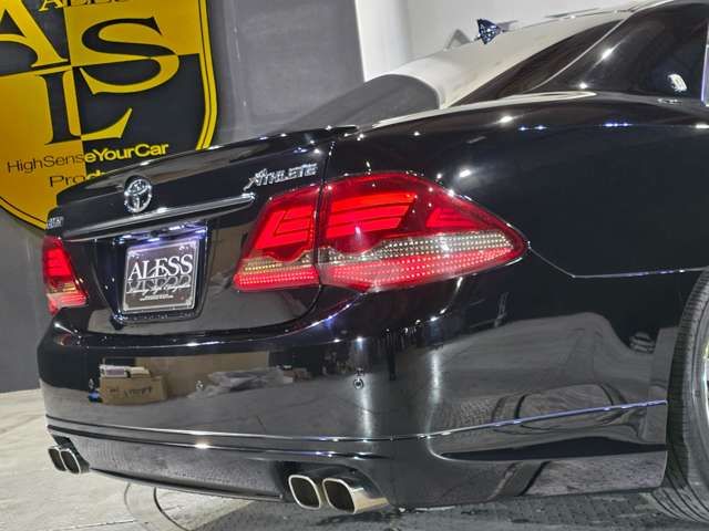 CROWN sedan