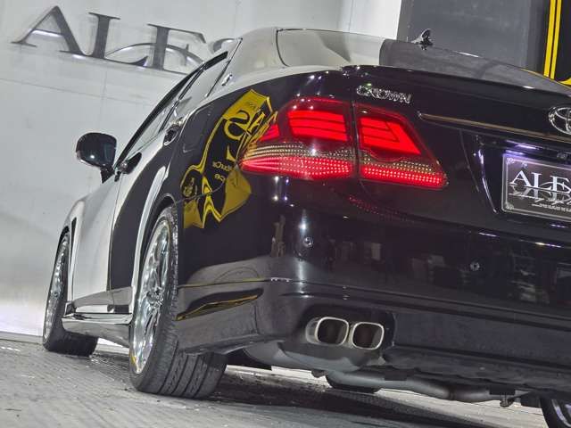 CROWN sedan