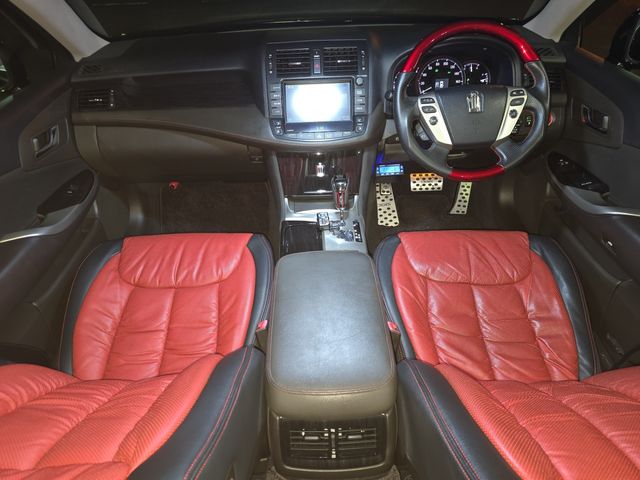 CROWN sedan