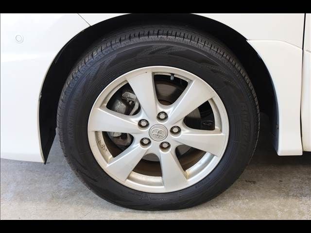 ESTIMA HYBRID 4WD