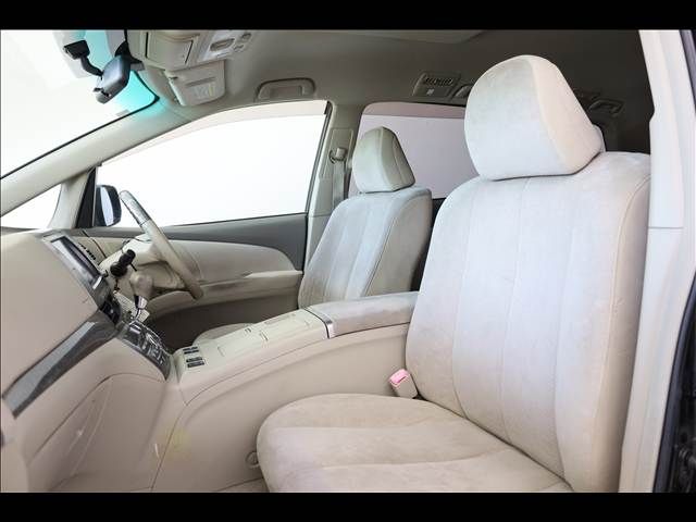 ESTIMA HYBRID 4WD