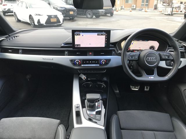 AUDI A4 AVANT