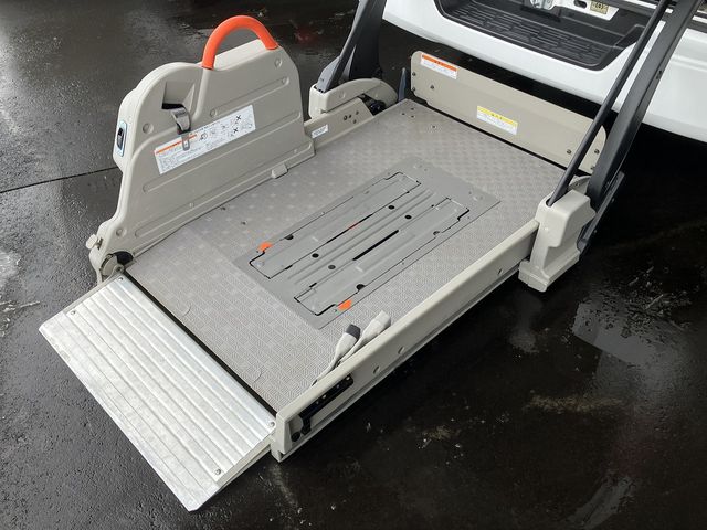 NV350 CARAVAN 4WD
