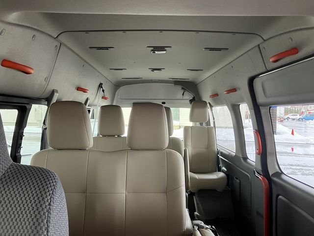 NV350 CARAVAN 4WD