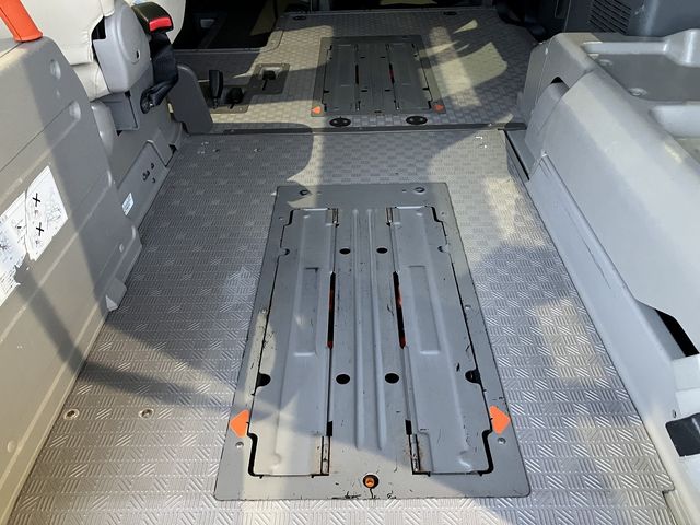 NV350 CARAVAN 4WD
