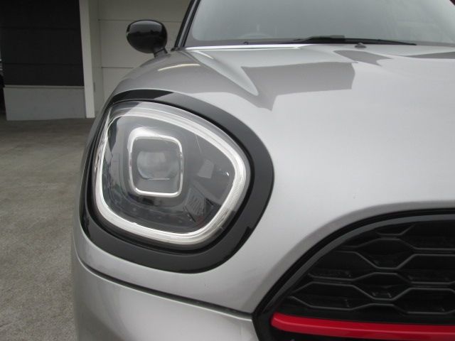 MINI CROSSOVER