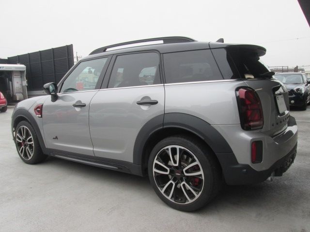 MINI CROSSOVER