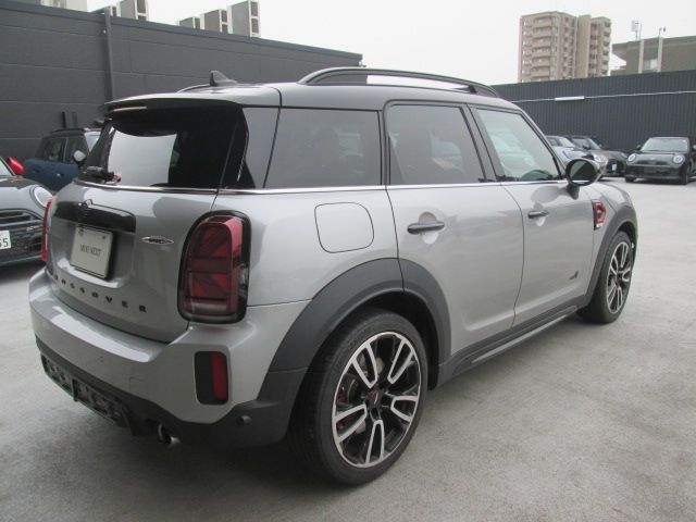 MINI CROSSOVER