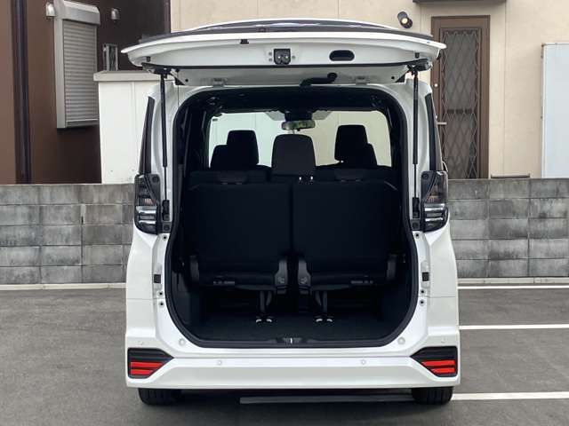 VOXY HYBRID