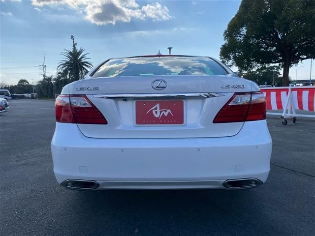 LEXUS LS460