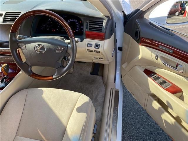 LEXUS LS460