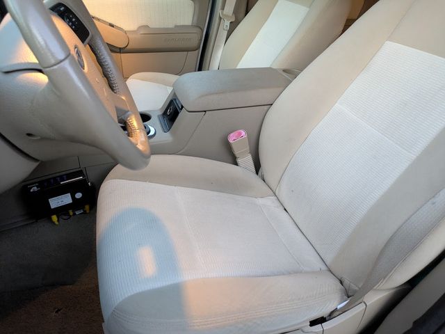 FORD EXPLORER
