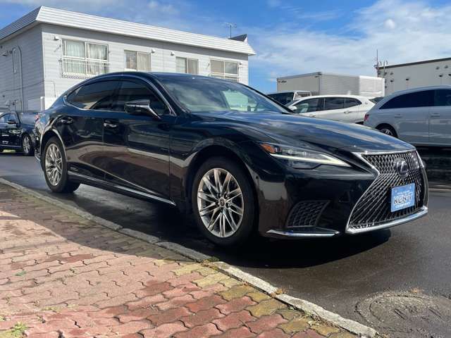 LEXUS LS500h 4WD