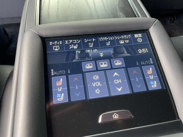 LEXUS LS500h 4WD