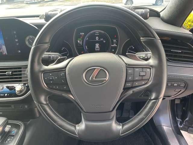 LEXUS LS500h 4WD