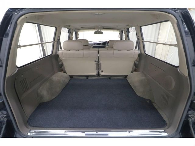 LANDCRUISER van