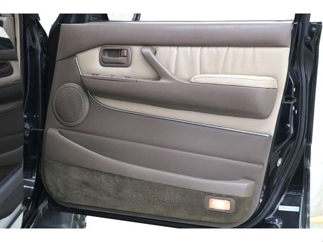 LANDCRUISER van