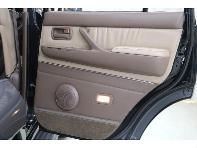 LANDCRUISER van
