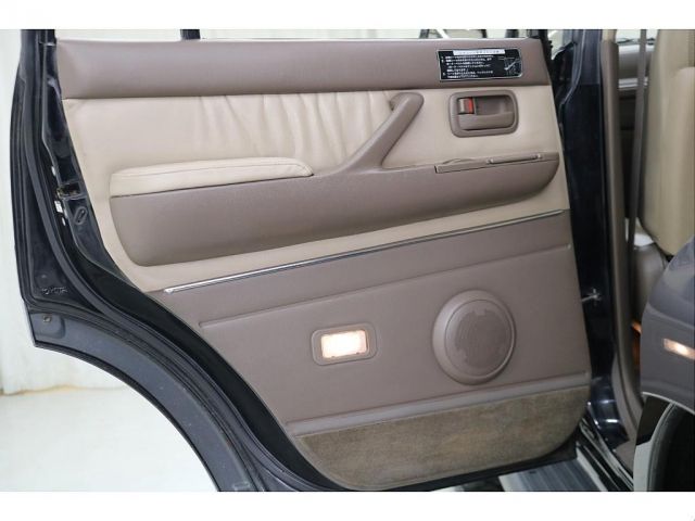 LANDCRUISER van