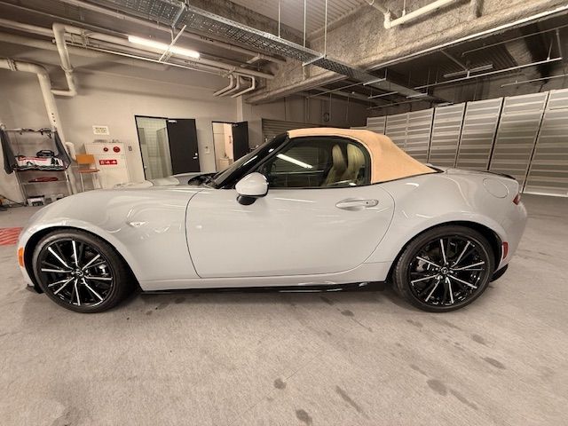 ROADSTER