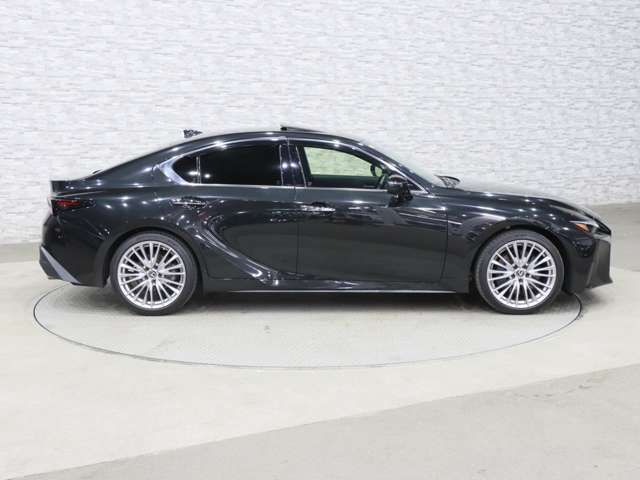 LEXUS IS300