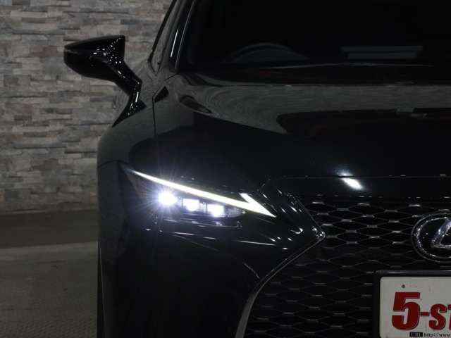 LEXUS IS300