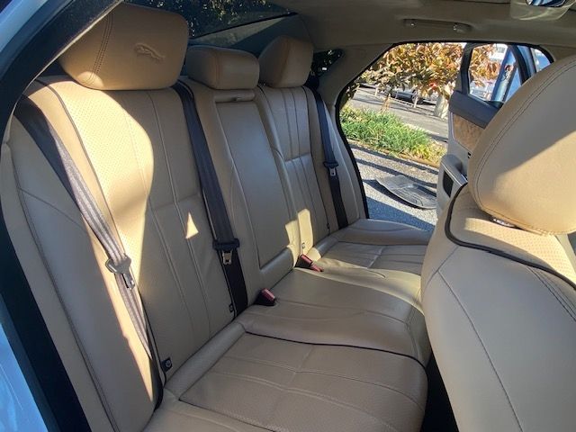 JAGUAR XJseries sedan
