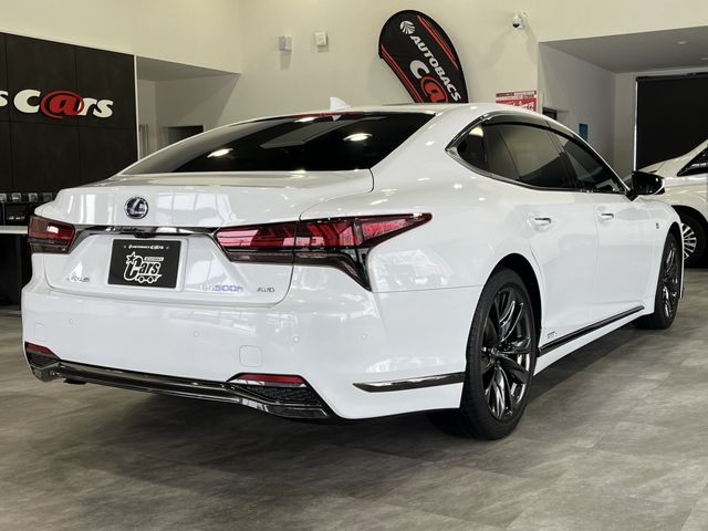 LEXUS LS500h 4WD