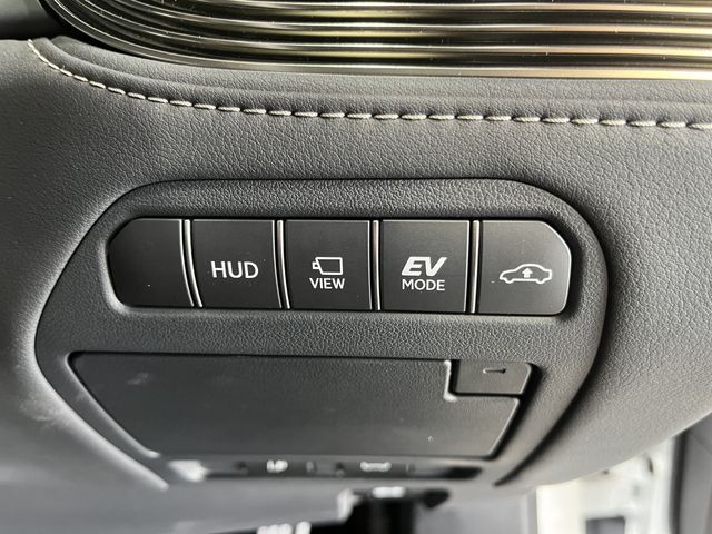 LEXUS LS500h 4WD