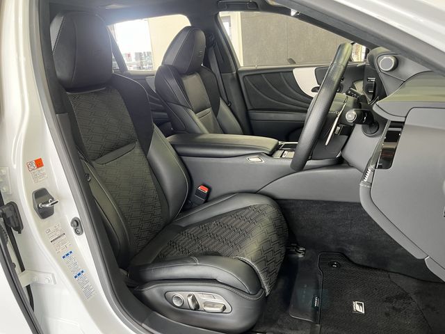LEXUS LS500h 4WD