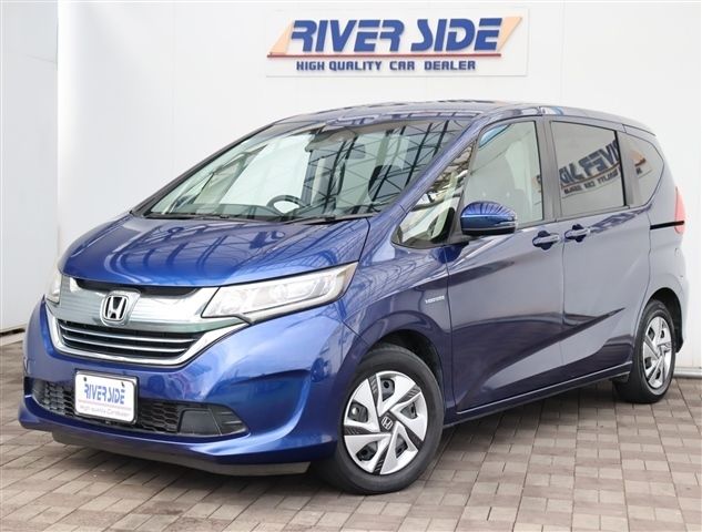 FREED plus HYBRID 4WD