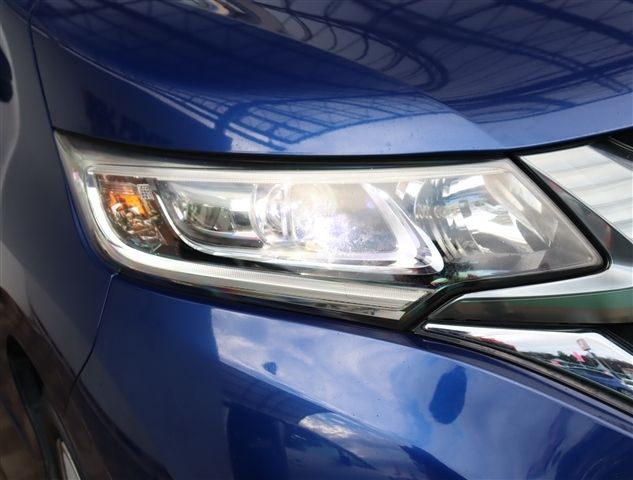 FREED plus HYBRID 4WD