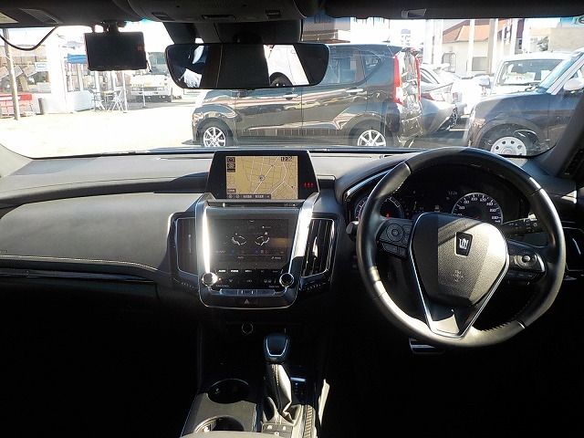 CROWN sedan hybrid 4WD