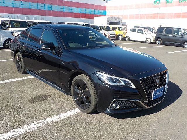 CROWN sedan hybrid 4WD