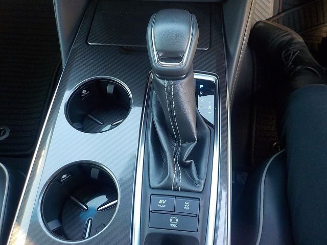 CROWN sedan hybrid 4WD