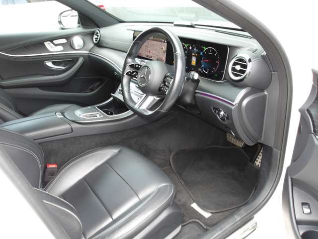 MERCEDES BENZ E-Class sedan