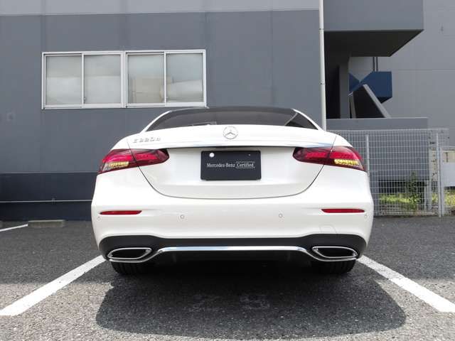 MERCEDES BENZ E-Class sedan